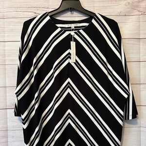 Trina Turk Brand Womens Size XL Half-Zip Runic Top - New With Tags